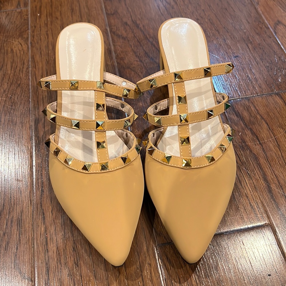 Nude heels with studs
